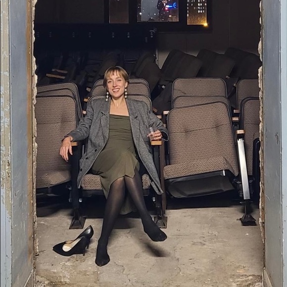 Meet your Posher, Paige - Picture 3 of 3